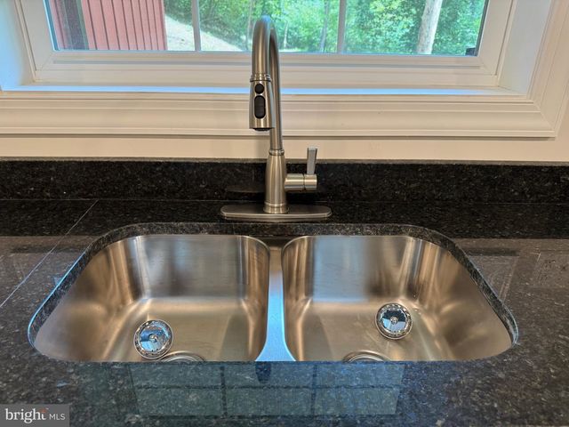 18 BOLTON BRANCH LN, Huntly, VA 22640