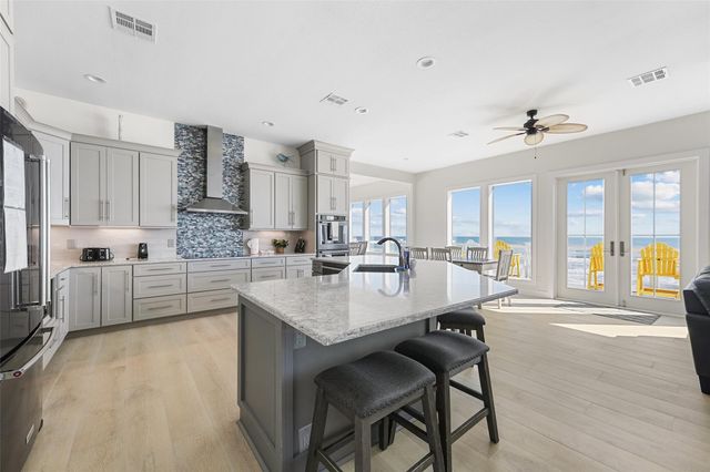 11851 Sunbather Lane, Galveston, TX 77554