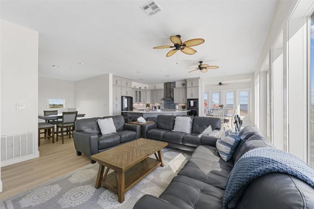 11851 Sunbather Lane, Galveston, TX 77554
