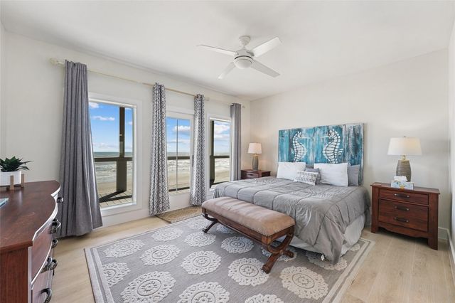 11851 Sunbather Lane, Galveston, TX 77554