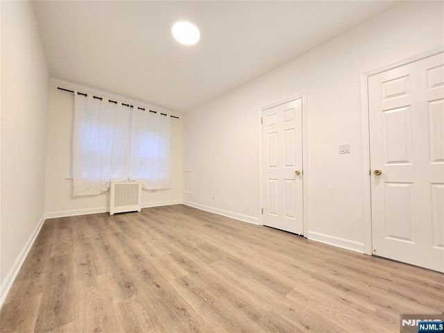 218 Broad Avenue 2F, Leonia, NJ 07605