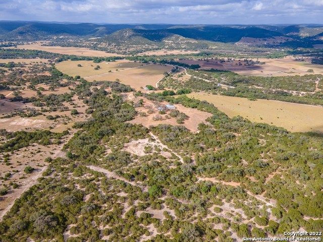 326 Rocky Creek Rd, Medina, TX 78055