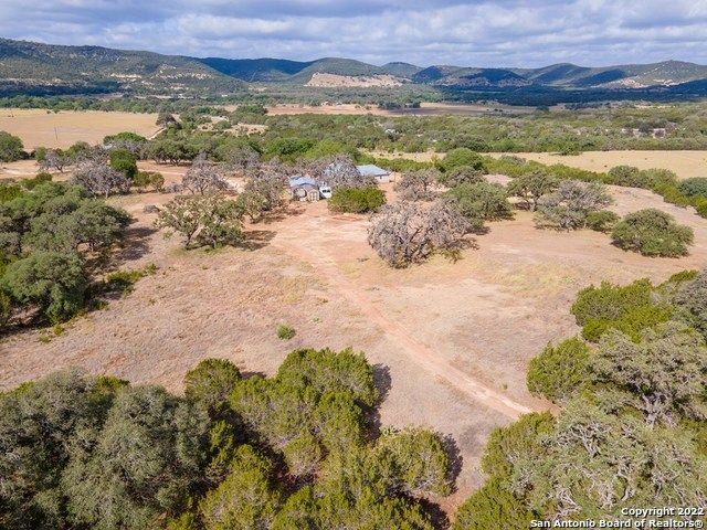 326 Rocky Creek Rd, Medina, TX 78055