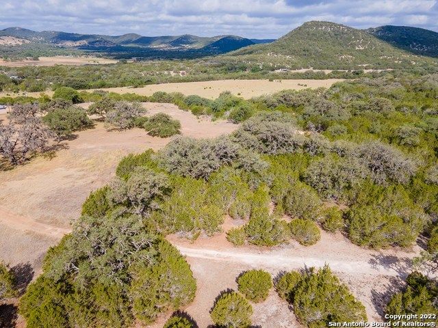 326 Rocky Creek Rd, Medina, TX 78055