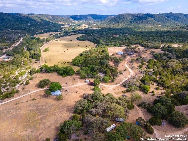 326 Rocky Creek Rd, Medina, TX 78055