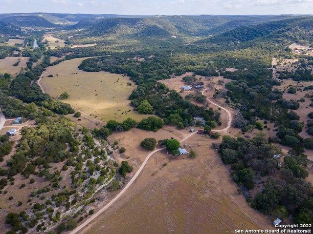 326 Rocky Creek Rd, Medina, TX 78055