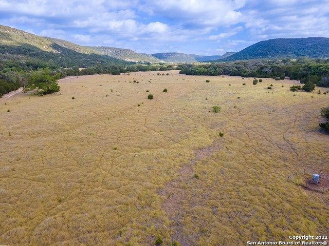 326 Rocky Creek Rd, Medina, TX 78055