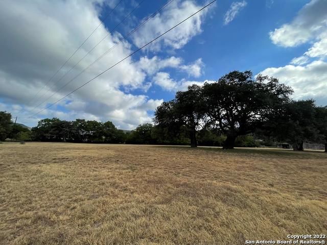 326 Rocky Creek Rd, Medina, TX 78055