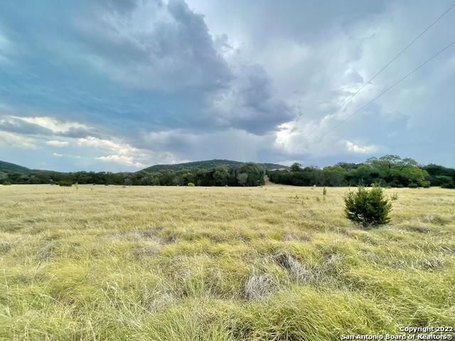 326 Rocky Creek Rd, Medina, TX 78055
