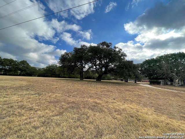 326 Rocky Creek Rd, Medina, TX 78055