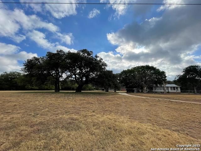 326 Rocky Creek Rd, Medina, TX 78055