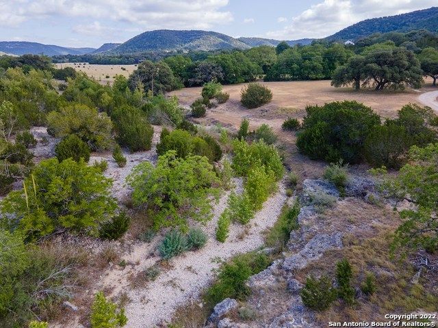 326 Rocky Creek Rd, Medina, TX 78055