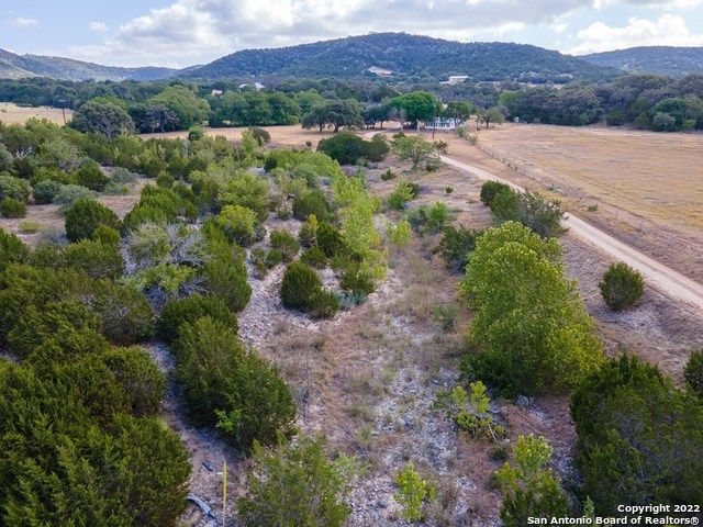 326 Rocky Creek Rd, Medina, TX 78055