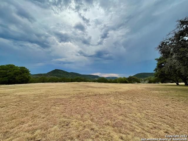 326 Rocky Creek Rd, Medina, TX 78055