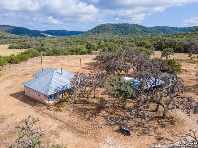 326 Rocky Creek Rd, Medina, TX 78055