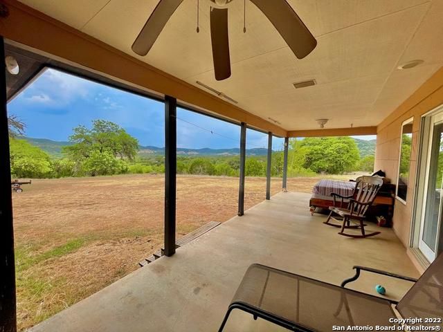 326 Rocky Creek Rd, Medina, TX 78055