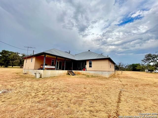 326 Rocky Creek Rd, Medina, TX 78055