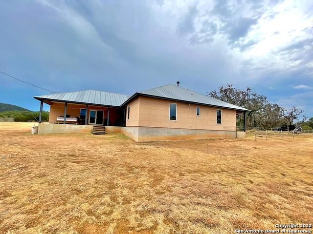 326 Rocky Creek Rd, Medina, TX 78055