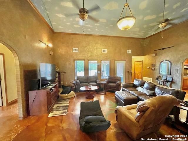 326 Rocky Creek Rd, Medina, TX 78055