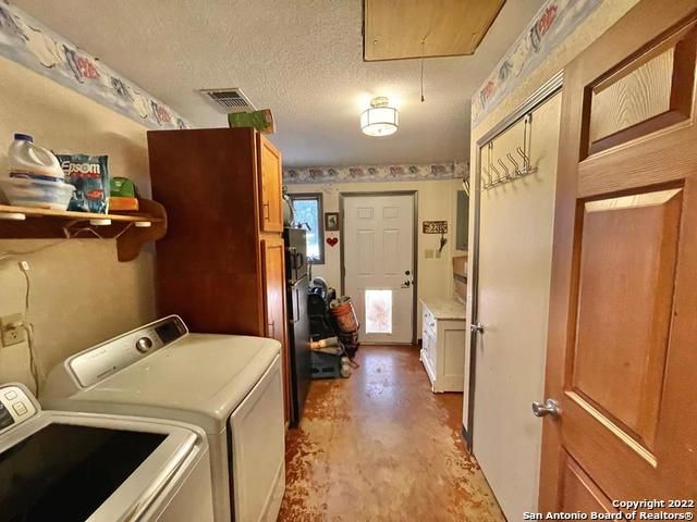 326 Rocky Creek Rd, Medina, TX 78055