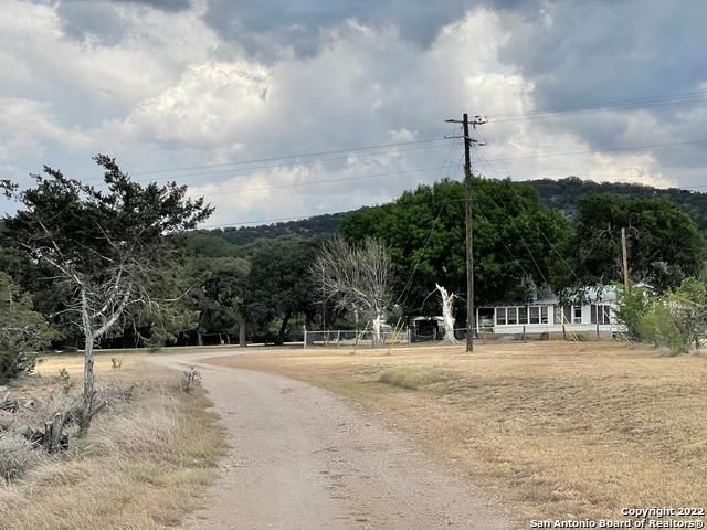326 Rocky Creek Rd, Medina, TX 78055