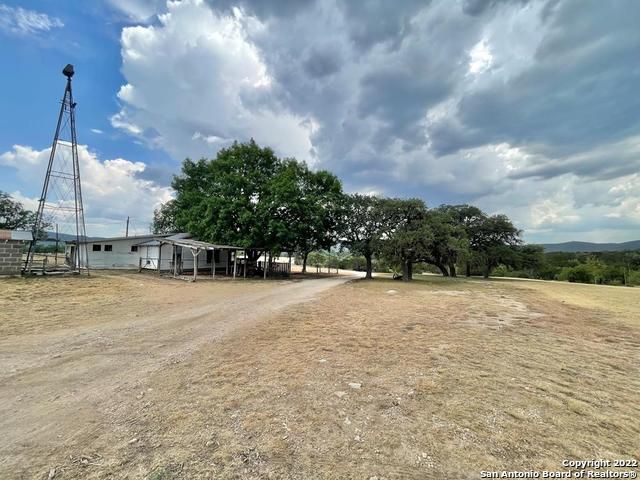 326 Rocky Creek Rd, Medina, TX 78055