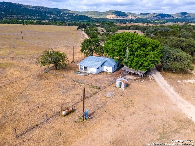 326 Rocky Creek Rd, Medina, TX 78055