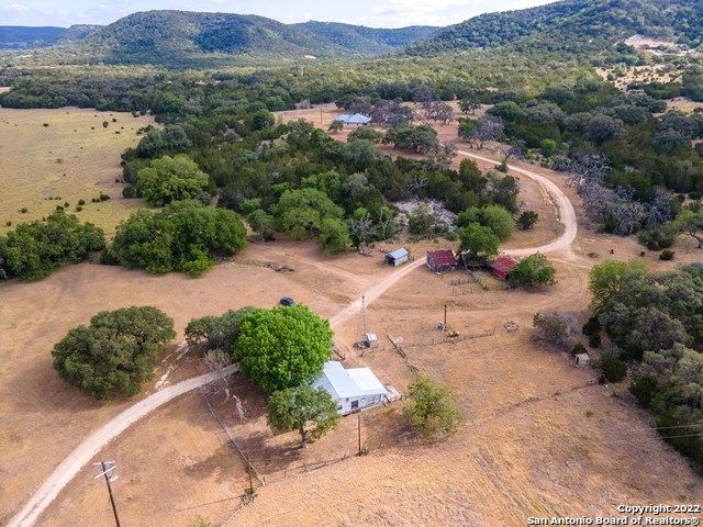 326 Rocky Creek Rd, Medina, TX 78055