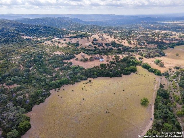 326 Rocky Creek Rd, Medina, TX 78055
