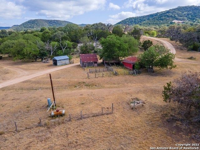 326 Rocky Creek Rd, Medina, TX 78055