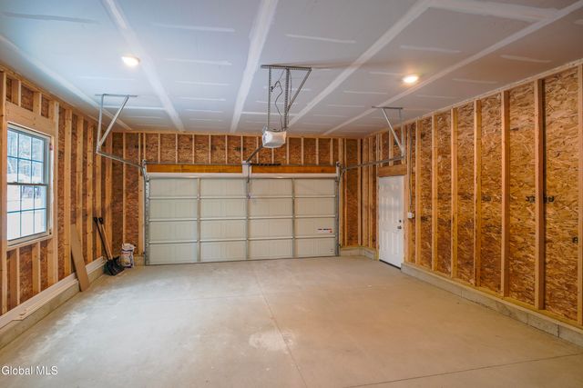 18 Wolfe Road, Queensbury, NY 12804