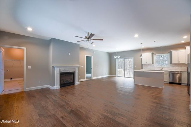 18 Wolfe Road, Queensbury, NY 12804