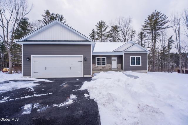 18 Wolfe Road, Queensbury, NY 12804