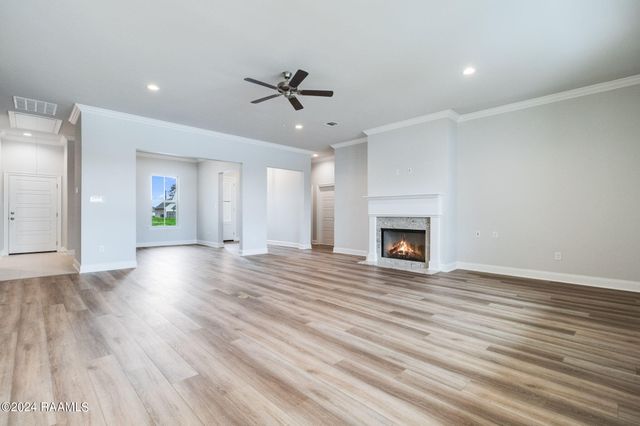 302 Sweet Harvest Road, Youngsville, LA 70592