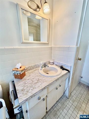 470 Valley Road C003A, Montclair, NJ 07043