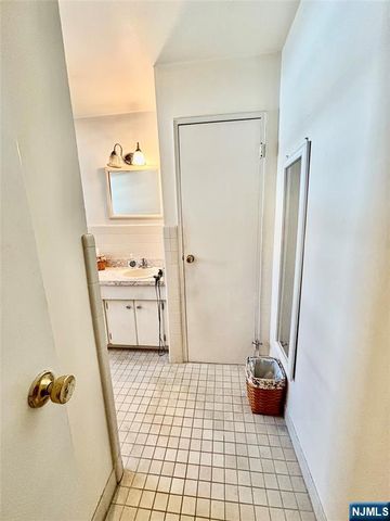 470 Valley Road C003A, Montclair, NJ 07043