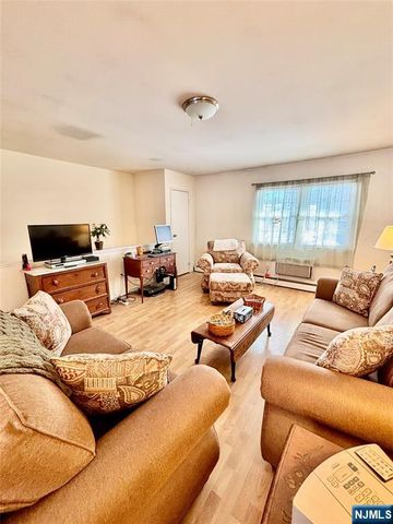 470 Valley Road C003A, Montclair, NJ 07043