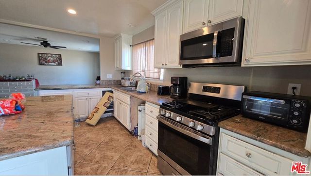 944 Fernando Street, Colton, CA 92324