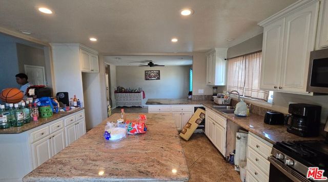 944 Fernando Street, Colton, CA 92324