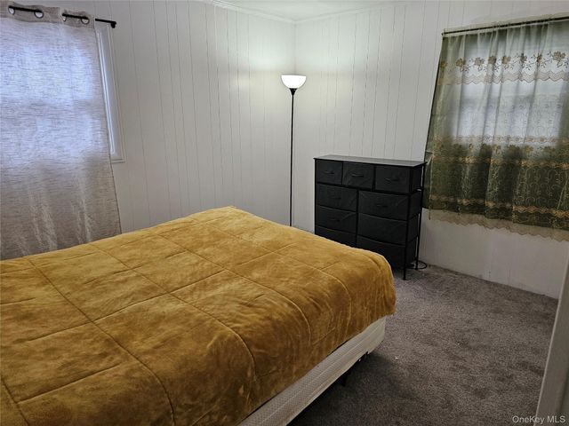 22 Van Wyck Drive, Poughkeepsie, NY 12601