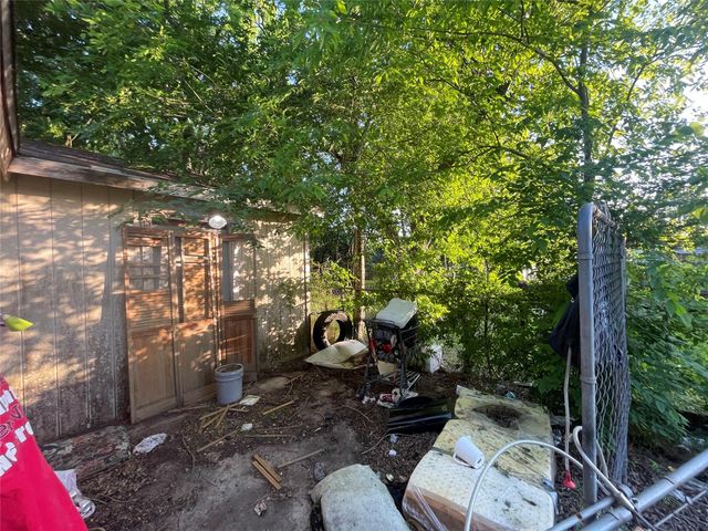 4854 Clover Street, Houston, TX 77033