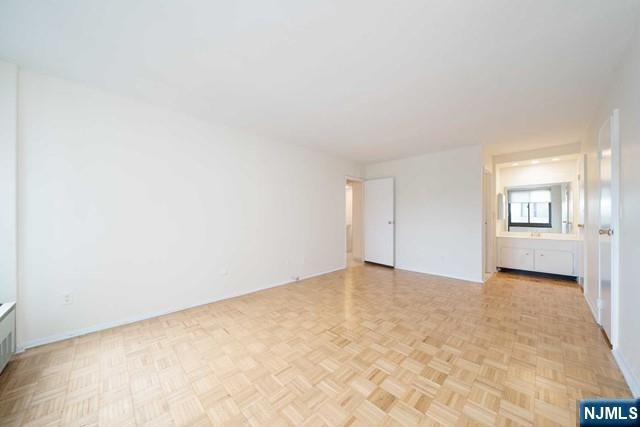 200 Winston Drive 401, Cliffside Park, NJ 07010