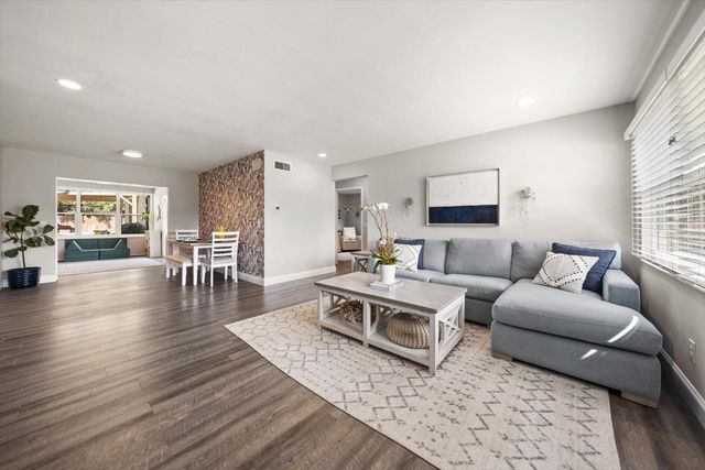 2388 JONES DRIVE, Dunedin, FL 34698