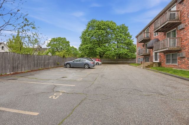 51 Alvarado Ave 204, Worcester, MA 01604
