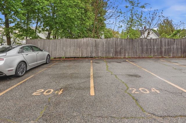 51 Alvarado Ave 204, Worcester, MA 01604