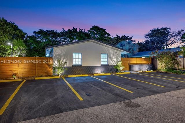 934 NW 4th Ave 2, Fort Lauderdale, FL 33311