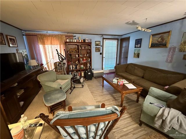 905 N Stewart Boulevard, Alton, TX 78573
