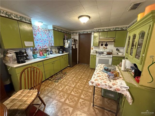 905 N Stewart Boulevard, Alton, TX 78573