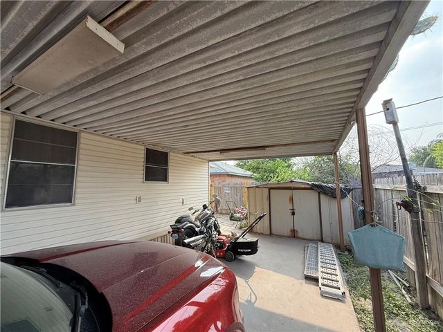 905 N Stewart Boulevard, Alton, TX 78573