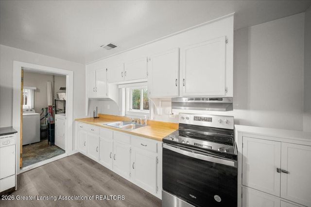 2408 Dunlap Street, Lansing, MI 48911